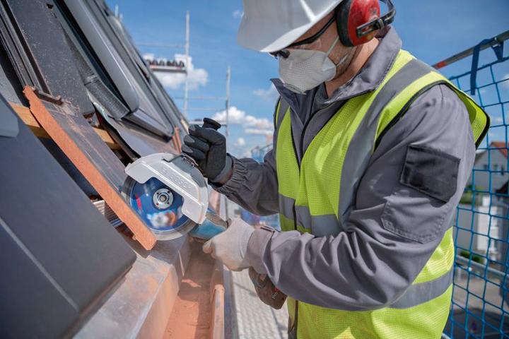 Actual product image Bosch Professional GWS 18V-180 P (180 mm)