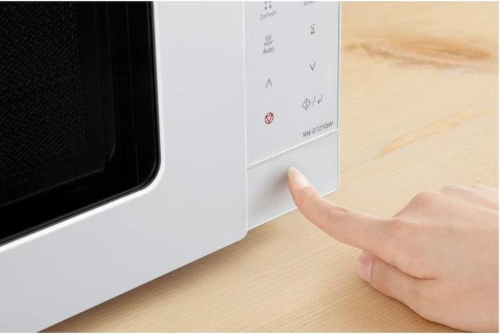 Image du produit Panasonic NN-GT21QWWPG (20 l)