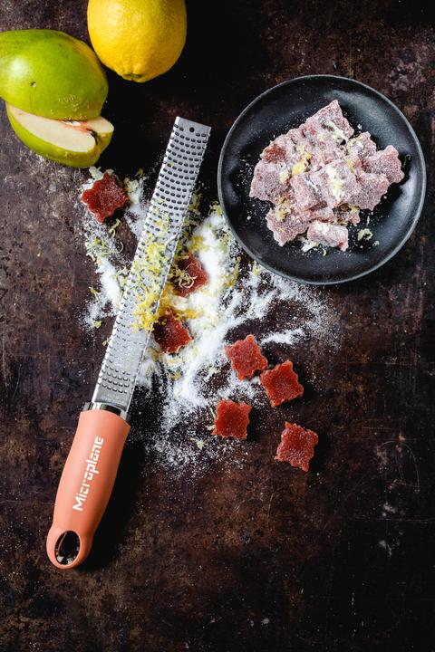 Produktbild Microplane Premium Classic Zester-Reibe terracotta