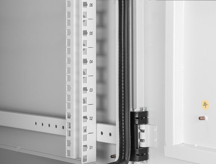 Actual product image Intellinet Industrial IP55 19" wall-mounted distributor with integrated fans, 12 U (12 RU, 19 inch rack)