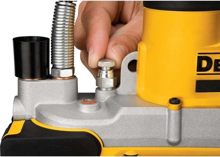 Immagine prodotto DeWalt Ingrassatore a batteria 18V XR DCGG571NTXJ