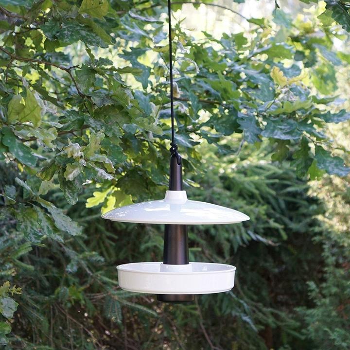 Produktbild Born in Sweden Vogelfutterhaus Porzellan & Holz im skandinavischen Design