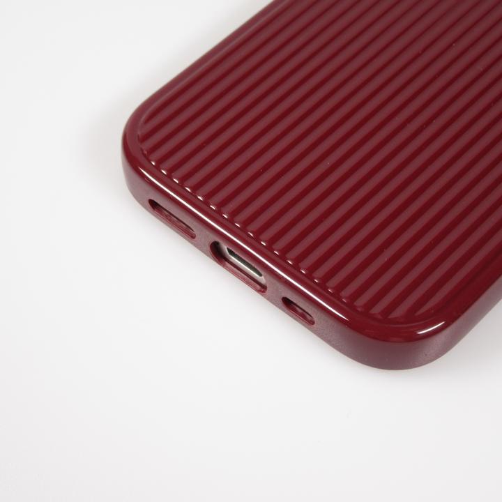 Produktbild PhoneLook Hülle Glänzendes Silikongel mit strukturierten Linien Bordeaux (Apple iPhone 15)