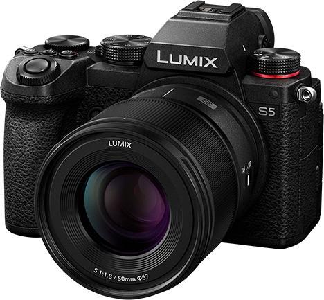 Produktbild Panasonic Lumix DC-S5 + Lumix S 50mm f1,8 (50 mm, 24.20 Mpx)