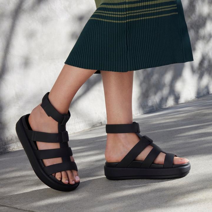 Image du produit Crocs W's Brooklyn Luxe Gladiator (41, 41 1/3, 41.5, 42)