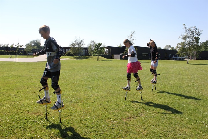 Actual product image Euro Play Actoy stilts pair, yellow: 8-14 years