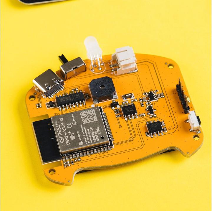 Image du produit CircuitMess CircuitPet - animal de compagnie virtuel - kit électronique