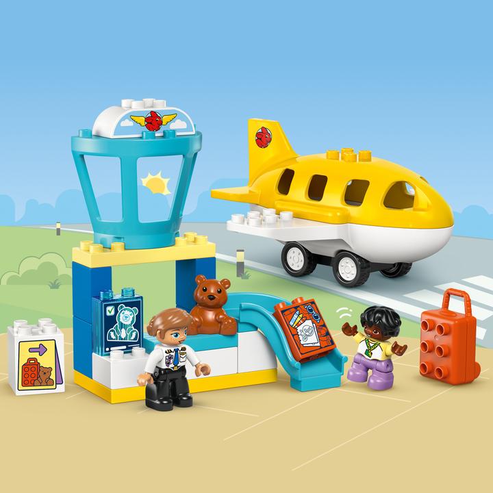Actual product image LEGO Erster Besuch im Flughafen
