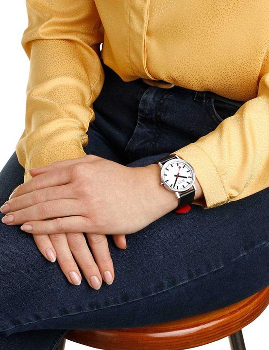 Produktbild Mondaine Classic - Vegan gebürstet (Analoguhr, Swiss Made, 36 mm)
