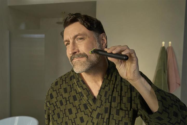 Actual product image Philips Multigroom Series 9000