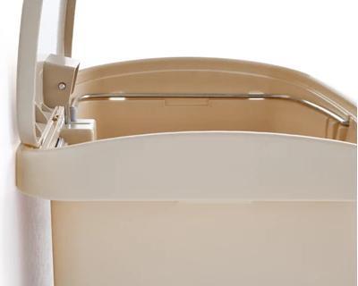 Image du produit Rubbermaid Poubelle à pédale (15 l)