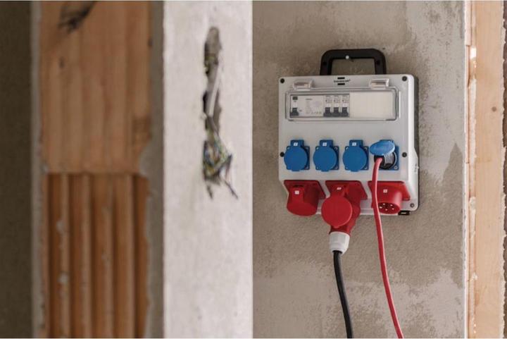 Produktbild Brennenstuhl Tragbarer Wandverteiler (6 x, CEE 16/5, CEE)