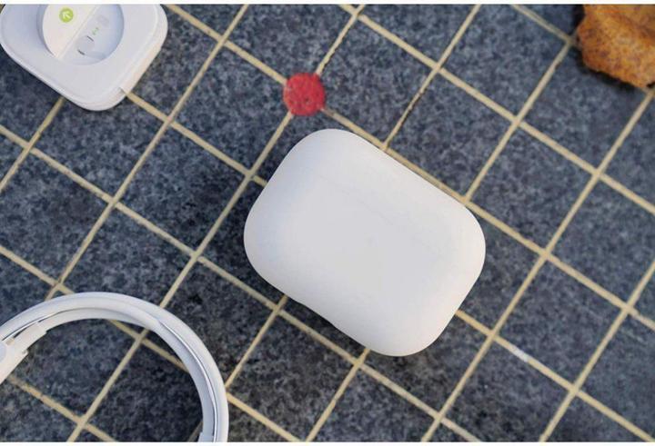 Image du produit Tech-Protect Icon Apple Airpods Pro 1 / 2 Black (Sac pour écouteurs)