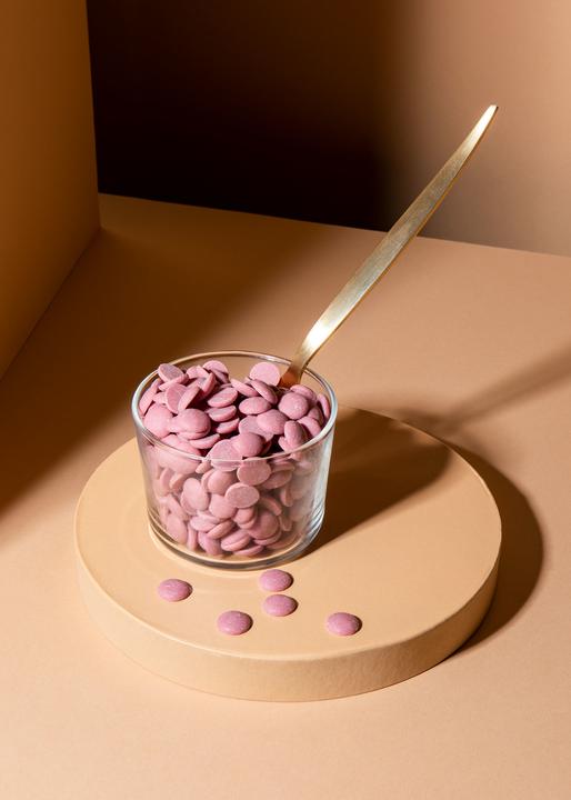 Actual product image KoRo Pink chocolate couverture drops made from Ruby cocoa beans (1000 g)