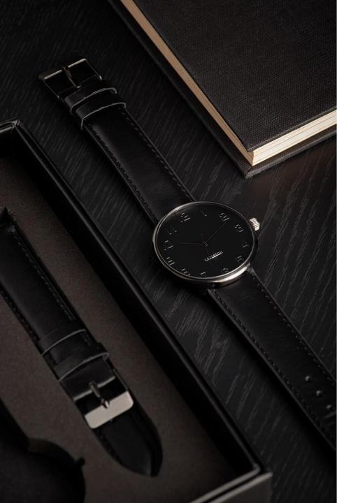Actual product image Karlsson Mr Black Steel (40 mm)