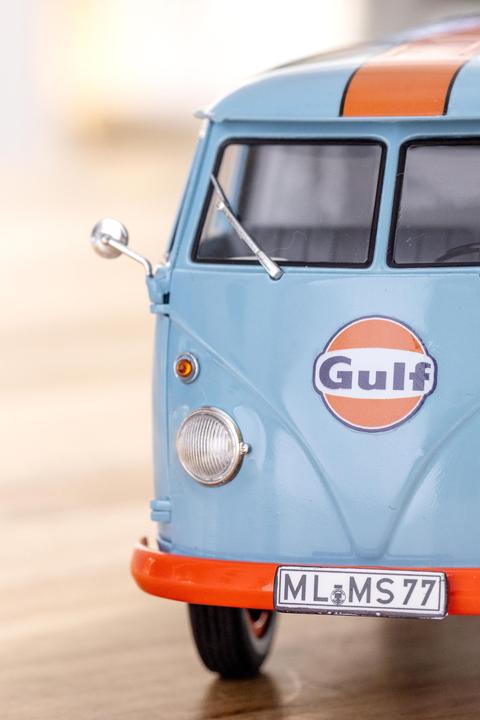 Actual product image Revell Model Set VW T1 panel van (Gulf Decoration)