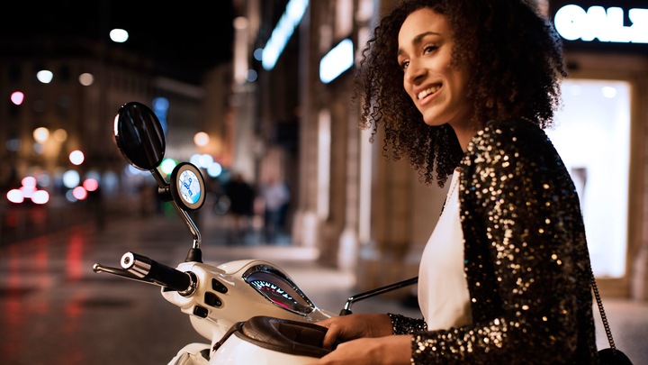 Actual product image TomTom Vio (2.40")