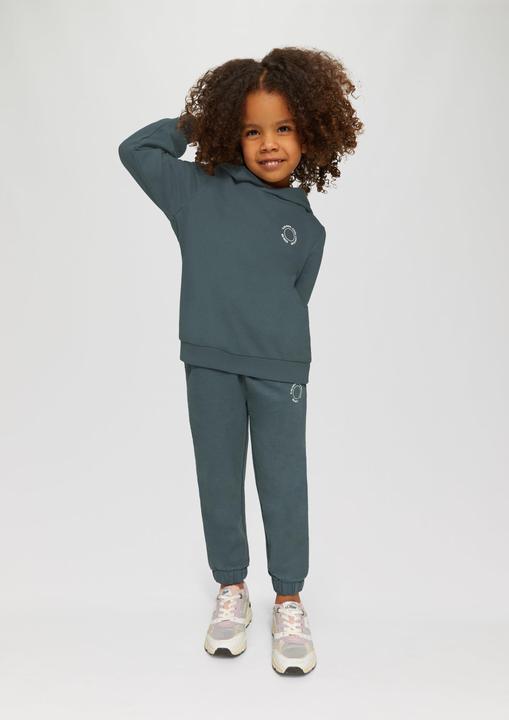Actual product image S.Oliver Sweatshirt Unisex Kapuzen-Sweatshirt mit Rippbündchen und kleinem Print-Detail (104, 110)