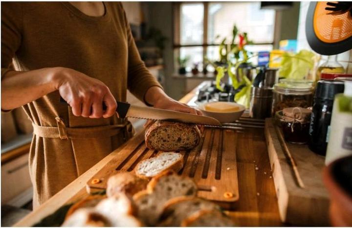 Actual product image Fiskars Functional Form Cutting Board and Bread Knife Set
