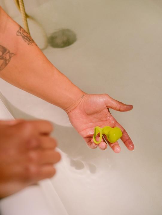 Actual product image Dame Products Fin Finger Vibrator Citrus