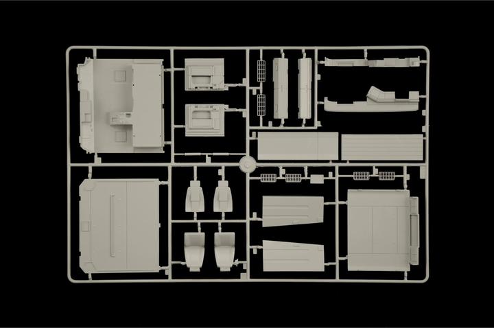 Actual product image Italeri 1:24 RENAULT AE500 Magnum