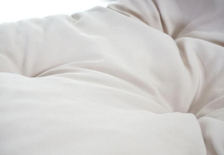 Immagine prodotto Swisshandel24 Sedia a dondolo, Poltrona in rattan, bianco - cuscino crema