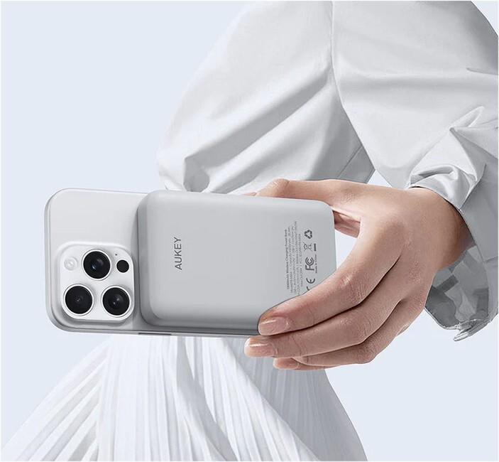 Actual product image Aukey PB-MS04 White Qi2 Powerbank 10000mAh 20W | MagSafe PD (10000 mAh, 20 W)
