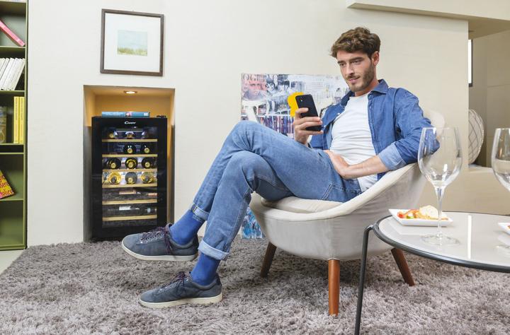 Actual product image Candy DiVino CWCEL 210 Compressor wine cooler Freestanding Black 21 bottle(s)