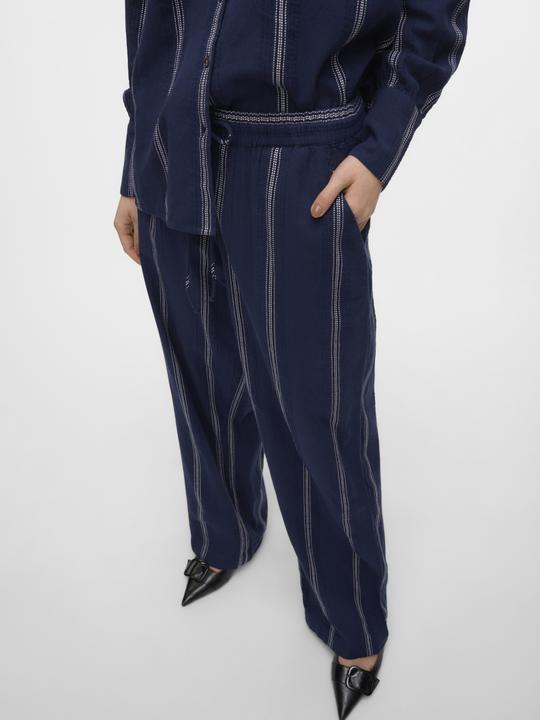 Actual product image Vero Moda VMHERDIS trousers Trousers