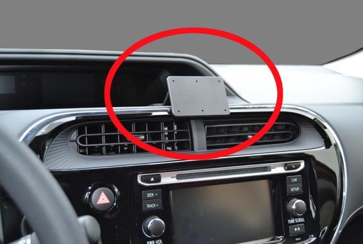 Brodit 855365 Car heater Toyota Prius c 1