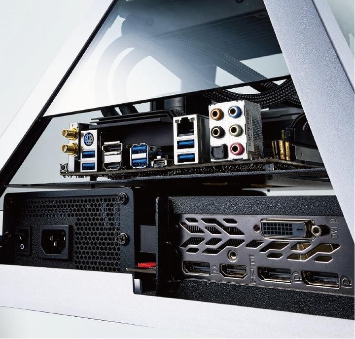 Immagine prodotto Azza Piramide Mini 806 (Mini-ITX)