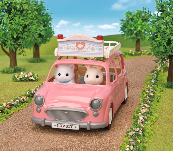 Actual product image Sylvanian Families Country Doctor Play Set with Figure