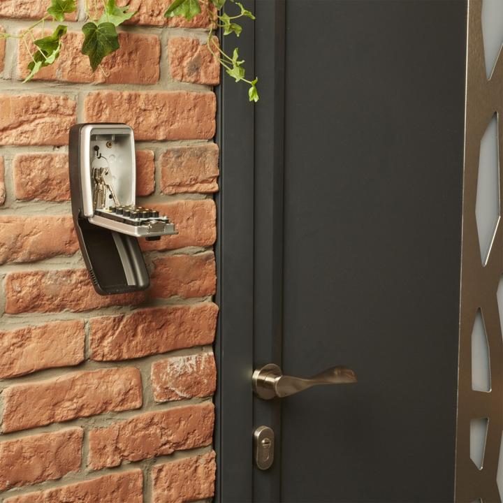 Actual product image Master Lock Key safe