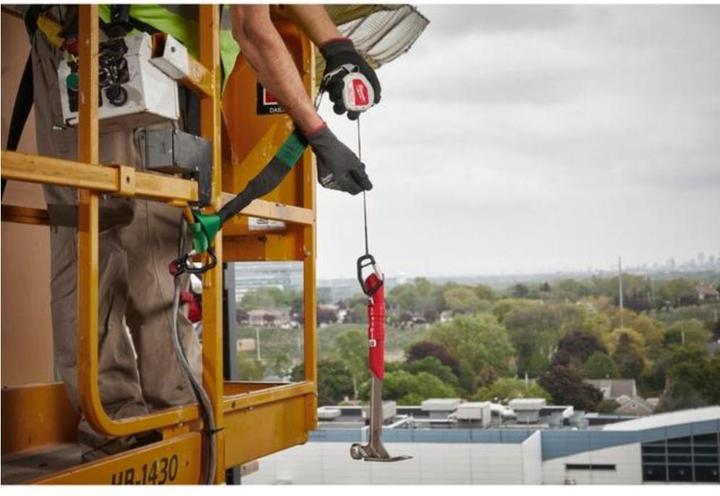 Actual product image MGA Milwaukee 2.2 kg Retractable Tool Spanner Quick Connect