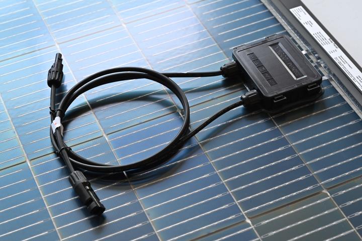 Actual product image Voltima Flexibles Solarmodul (200 W)