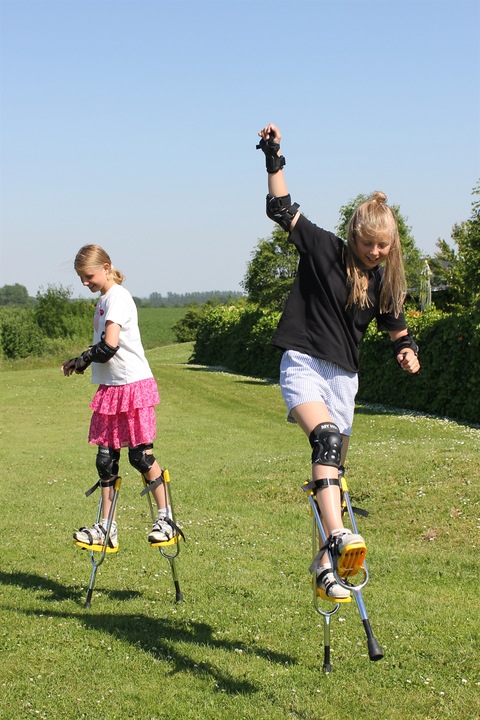 Actual product image Euro Play Actoy stilts pair, yellow: 8-14 years