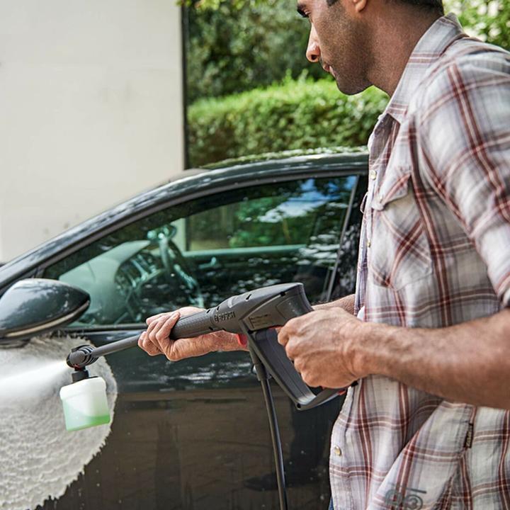 Actual product image Bosch Home & Garden Universal Aquatak 135 (Electrical connection)