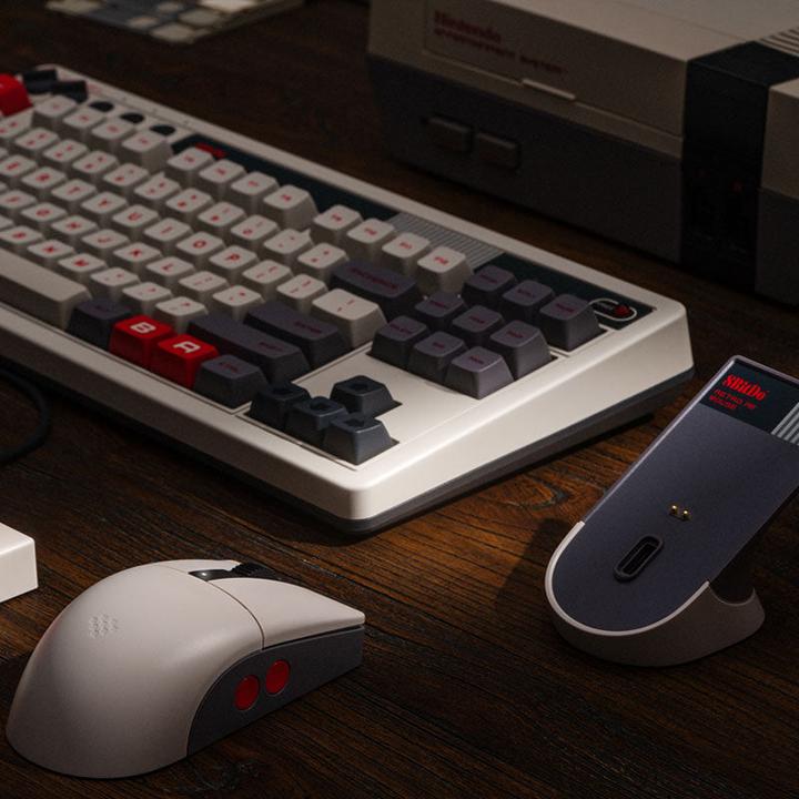 Produktbild 8bitdo Retro R8 (Kabelgebunden, Kabellos)