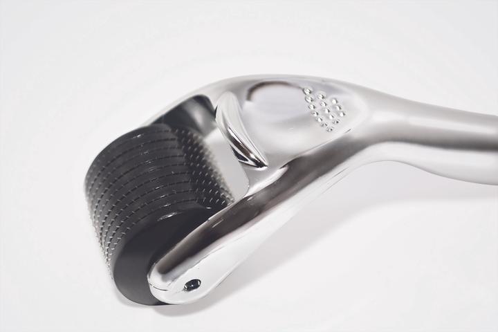 Actual product image ORA Deluxe Microneedle Dermal Roller