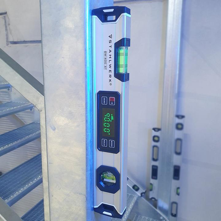 Actual product image Stahlwerk Digital spirit level DW-400 ST made of aluminium with 400 mm length (40 cm)