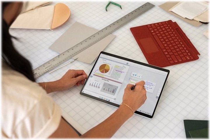 Actual product image Microsoft Surface Pro X (13", Microsoft SQ2, 16 GB, 256 GB, Without keyboard layout)