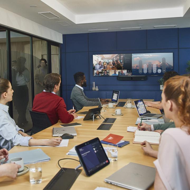 Image du produit HP Barre vidéo Poly Studio X72 tout-en-un avec kit de contrôle TC10