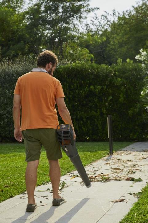 Actual product image Stiga Battery BL 500e leaf blower incl. battery, incl. charger 48V (Rechargeable battery operated, Leaf blower)