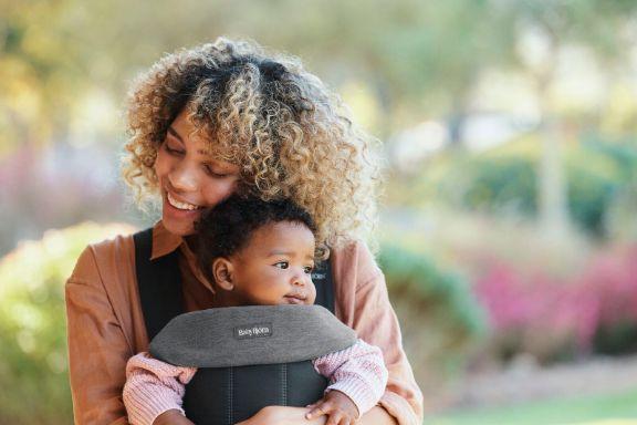 Immagine prodotto BabyBjörn Bavaglini Move e Mini, confezione da 2 pezzi in jersey grigio scuro