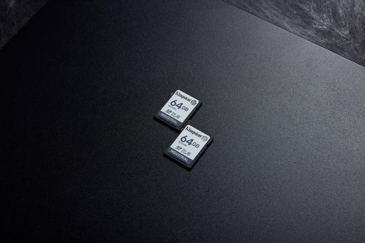 Image du produit Kingston Carte Ind. SD +ADP 64GB pSLC (64 Go, SDXC, U3, UHS-I)