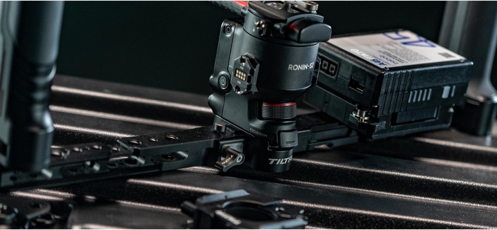 Immagine prodotto Tilta Staffa di alimentazione a doppia impugnatura per DJI Ronin (Maniglia cardanica)