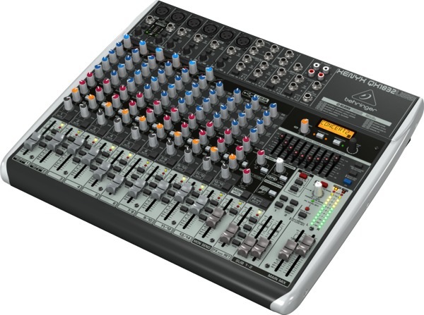 Image du produit Behringer Xenyx X1832USB (Studio et mixeur live)