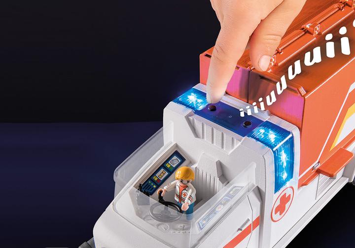 Actual product image Playmobil Emergency doctor truck (70913, Playmobil Duck On Call)