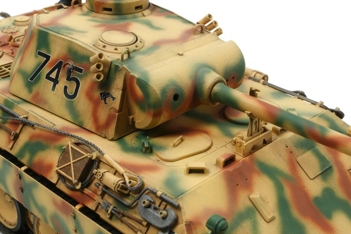 Actual product image Tamiya German Tanker V Panther Ausf.D