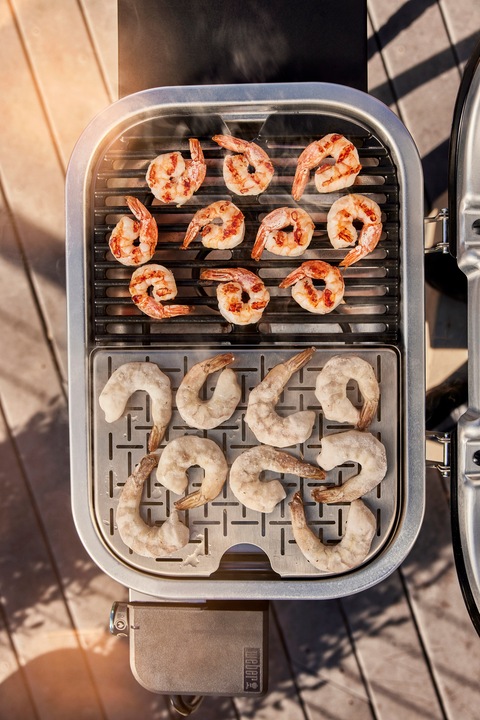 Actual product image Weber Lumin Compact with Stand (2.20 kW)